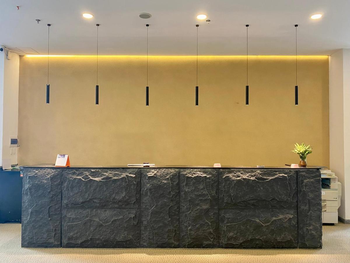 The Arrivals - Cozy Hotel - Pool & Skybar - Sgcenter Ho Chi Minh City Exterior photo