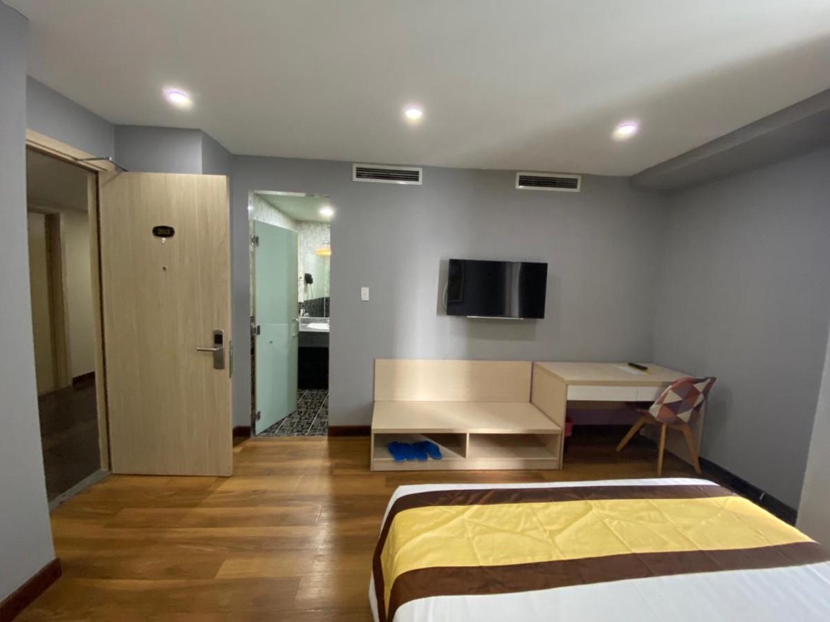The Arrivals - Cozy Hotel - Pool & Skybar - Sgcenter Ho Chi Minh City Exterior photo